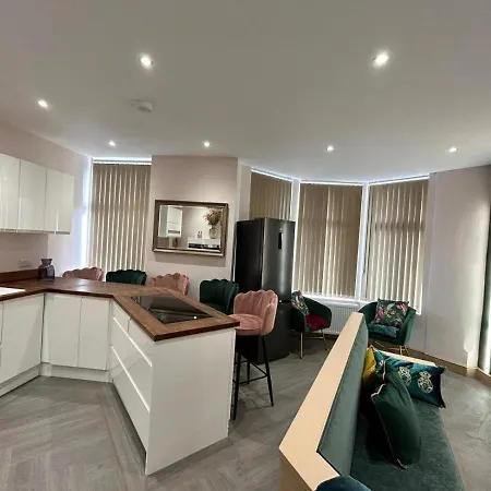 Strawberry Fields Suite By Sasco Apartments Blackpool Extérieur photo