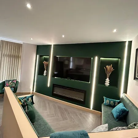 Strawberry Fields Suite By Sasco Apartments Blackpool Extérieur photo